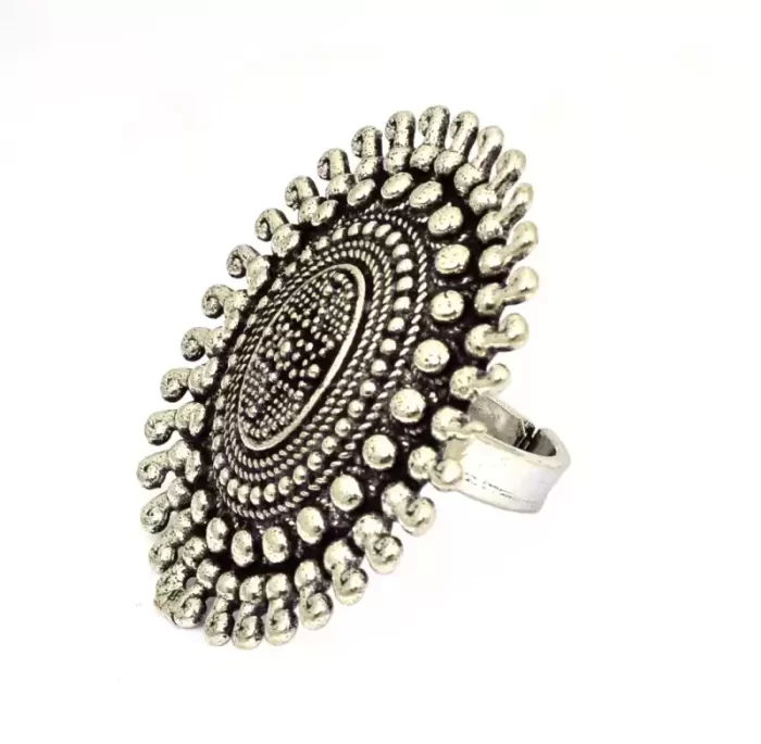 Oxidised Silver Flower Shield Ring – GIVA Jewellery