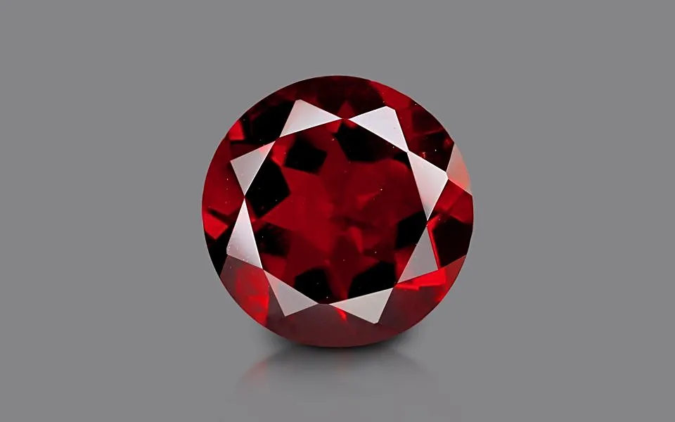 Almandine Garnet (Pyrope) 10 MM – 3.82 carats | Save 33% - Rajasthan Living