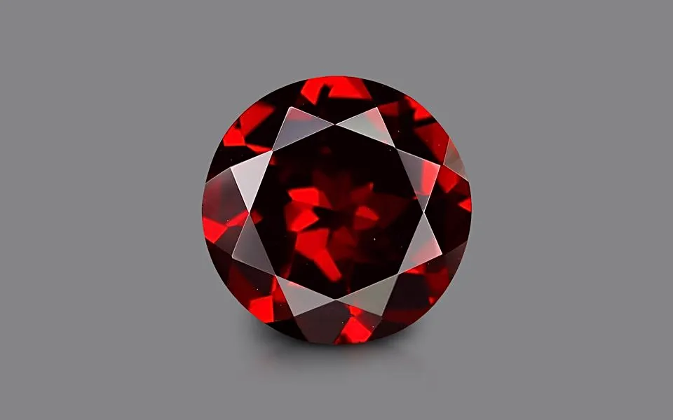 Almandine Garnet (Pyrope) 10 MM – 3.85 carats | Save 33% - Rajasthan Living