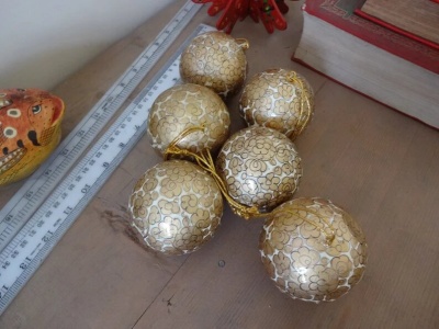 Golden colour set of 6 christmas baubles handpainted | Save 33% - Rajasthan Living 8